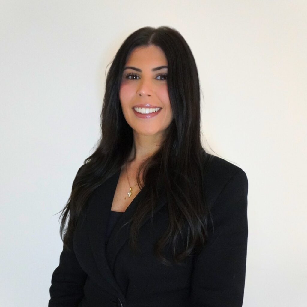 Isabella, Associate at Hones Lawyers